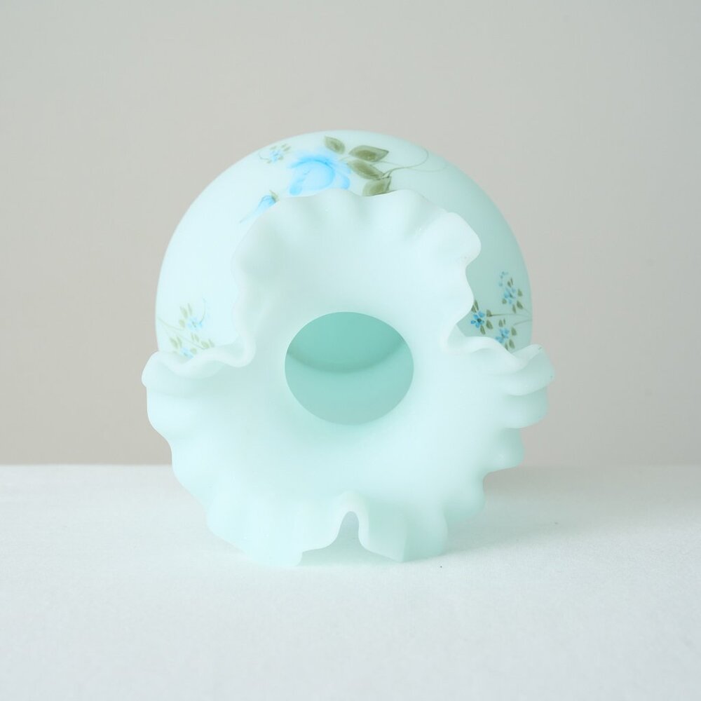 Vintage FENTON Blue Satin Glass Vase Hand Painted Roses Ruffled Edge Signed - Picture 7 of 7